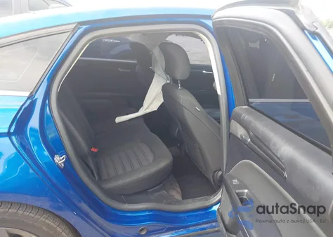 2018 Ford Fusion S z USA, uszkodzony, nr VIN 3FA6P0G76JR210473